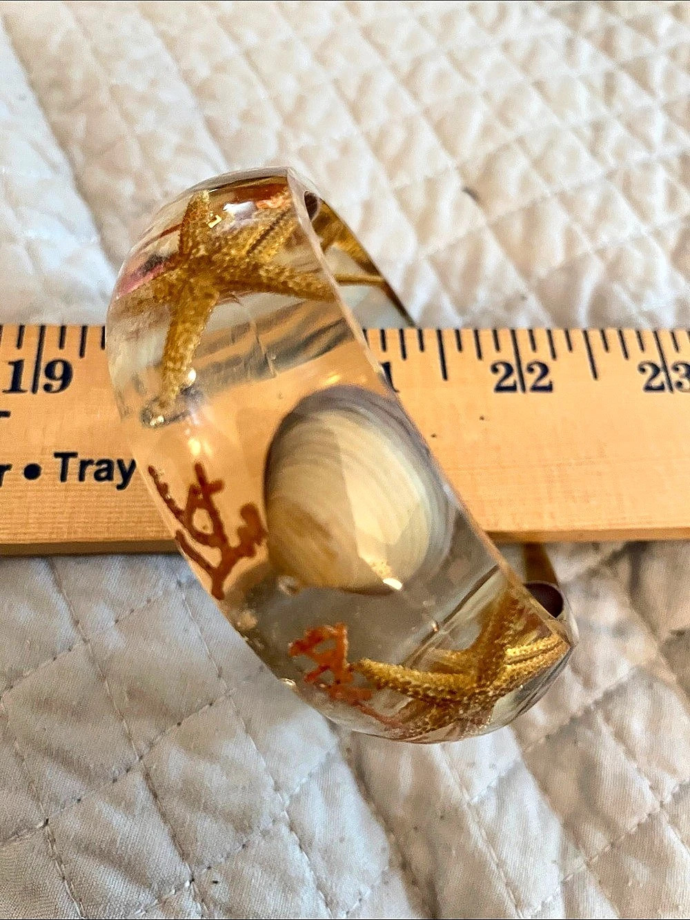 Acrylic vintage bracelet. Starfish, clam shells,coral inside